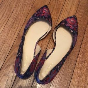 Nine West size 9 tapestry floral flats